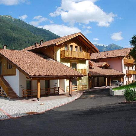 Residence Green House Bocenago Bagian luar foto