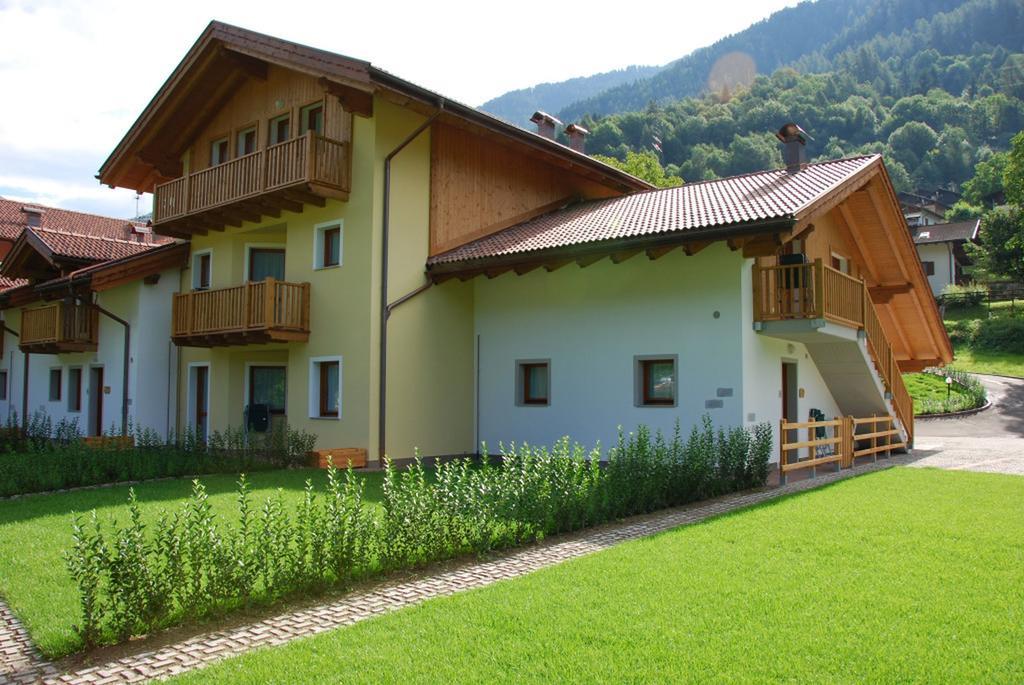 Residence Green House Bocenago Bagian luar foto