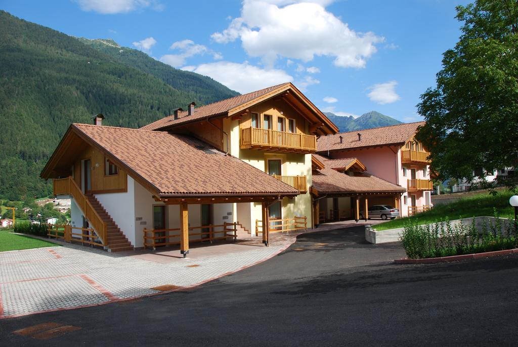 Residence Green House Bocenago Bagian luar foto